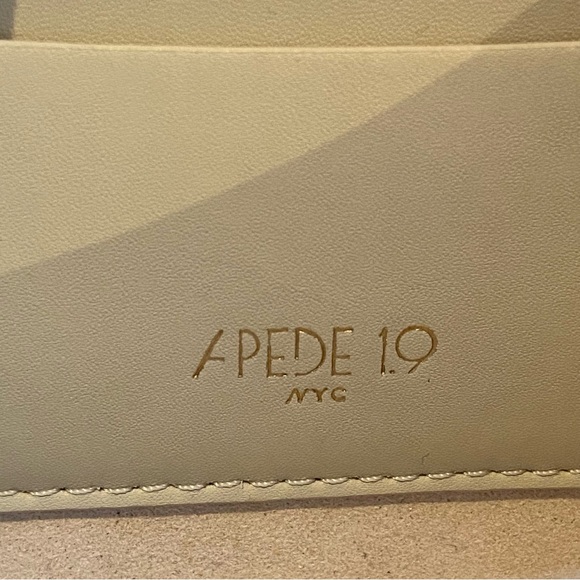 APEDE MOD WHITE CROC EMBOSSED LEATHER HOBO CHAIN SHOULDER FROGGY BAG - Picture 16 of 16